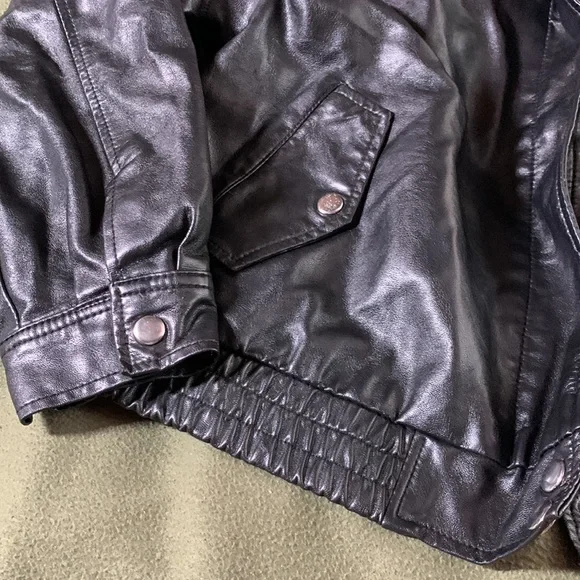 Wild Fable black, vegan leather bomber jacket.  Size XL - Picture 4 of 9